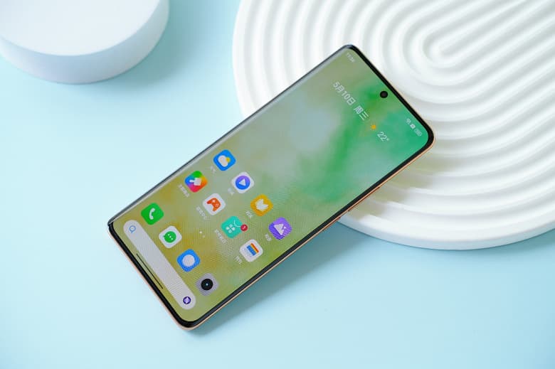 Народные 200 Мп: доступный камерофон Realme 11 Pro+ показали со всех сторон вживую