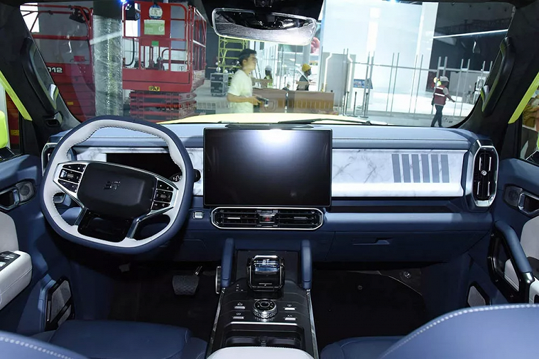 Маленький Land Rover» от Chery впервые показали внутри: Представлены реальные фотографии серийного кроссовера Jetour Traveler