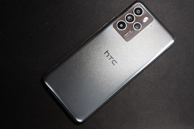 Первые фото нового смартфона HTC U23 Pro – самого мощного за последние годы Первые фото нового смартфона HTC U23 Pro – самого мощного за последние годы