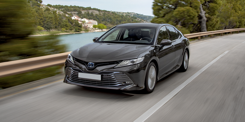 Toyota Camry — по-прежнему №1 среди россиян: самые популярные модели с автоматической коробкой переключения передач и механической коробкой передач на вторичном рынке