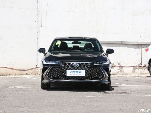 Обновленный седан Toyota Avalon 2023 появился у дилеров в Китае. Скоро начнутся продажи