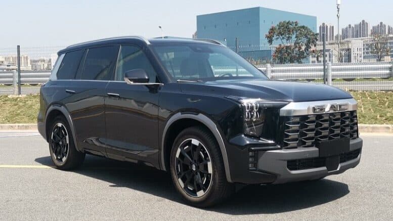 7 или 6 мест, 252 л.с., полный привод, «автомат» и размеры больше, чем у Land Cruiser 300. Верховный кроссовер GAC GS8 сертифицирован в Китае, скоро появится в России