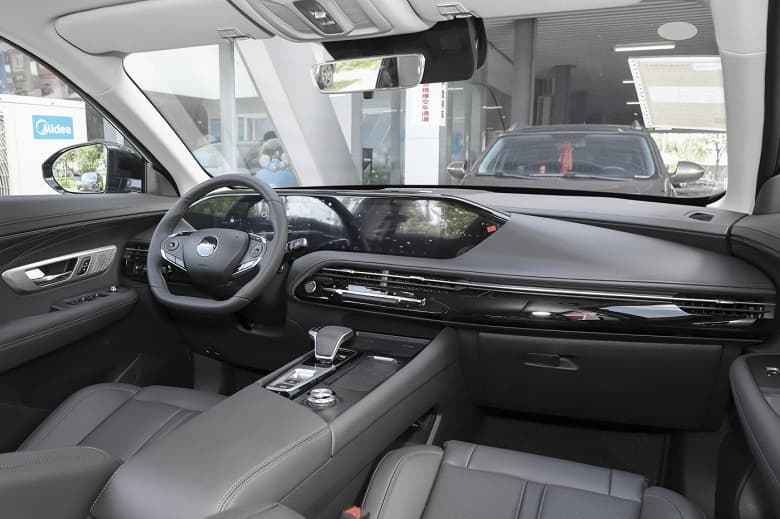 В Россию впервые завезли Dongfeng Aeolus Haoji 2023 с мощным двигателем и стильным салоном