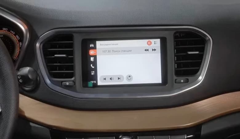 АвтоВАЗ собрал первые дилерские Lada Vesta NG со 106-сильным мотором и медиасистемой Enjoy, в день с конвейера сходит уже больше 450 «Вест»