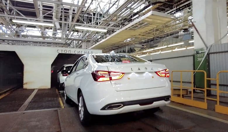 АвтоВАЗ собрал первые дилерские Lada Vesta NG со 106-сильным двигателем и мультимедийной системой Enjoy, более 450 «Вест» выпускаются с конвейера каждый день