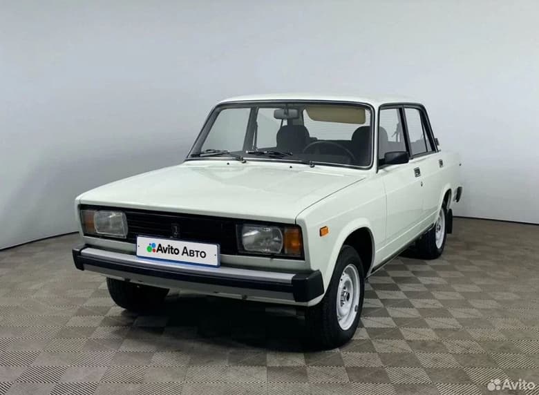 ВАЗ-2105, простоявший 26 лет в гараже, выставили на продажу в России: фрагмент истории из недавнего прошлого