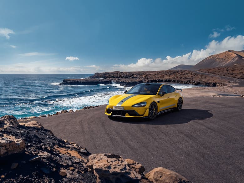 Представлена серийная модель Xiaomi SU7 Ultra с мощностью 1526 л.с., конкурирующая с Zeekr 001 FR, Porsche Taycan Turbo GT и Tesla Model S Plaid Представлена серийная модель Xiaomi SU7 Ultra с мощностью 1526 л.с., конкурирующая с Zeekr 001 FR, Porsche Taycan Turbo GT и Tesla Model S Plaid