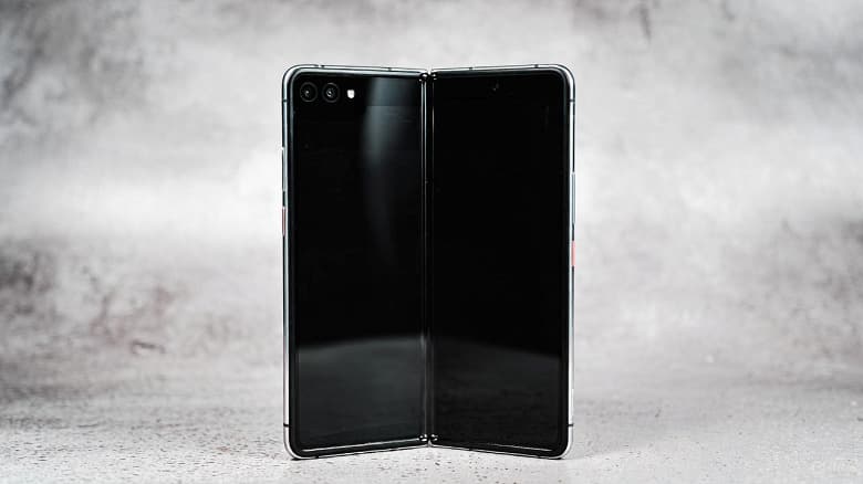 Один из китайских техногигантов — вероятно Huawei — уже создаёт смартфон-конкурента будущего iPhone Fold Один из китайских техногигантов — вероятно Huawei — уже создаёт смартфон-конкурента будущего iPhone Fold