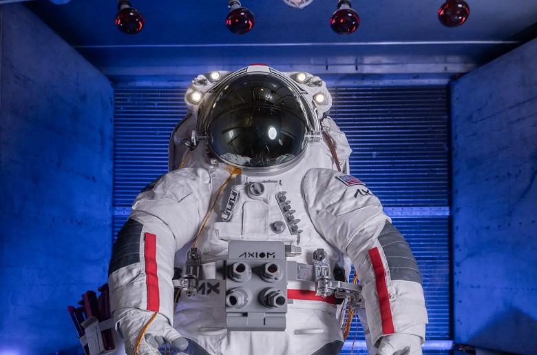 Axiom Space успешно испытала в вакууме новый скафандр для возвращения американцев на Луну Axiom Space успешно испытала в вакууме новый скафандр для возвращения американцев на Луну