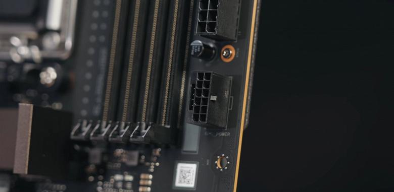 Разъем питания 12V-2x6 на системной плате Sapphire. Модель X870EA Nitro+ использует GC-HPWR для передачи энергии видеокарте через текстолит