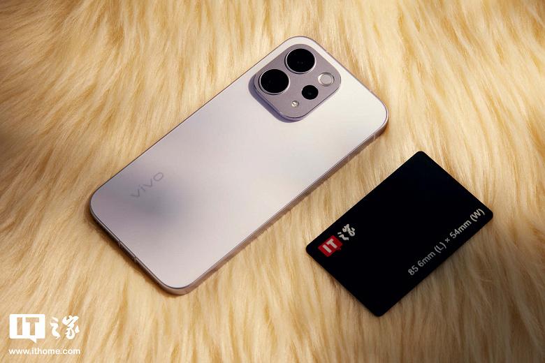 6500 мАч, 90 Вт, IP69, 50-мегапиксельная перископная камера и Snapdragon 8s Gen 3. Vivo S50 показали на живых фото за неделю до премьеры