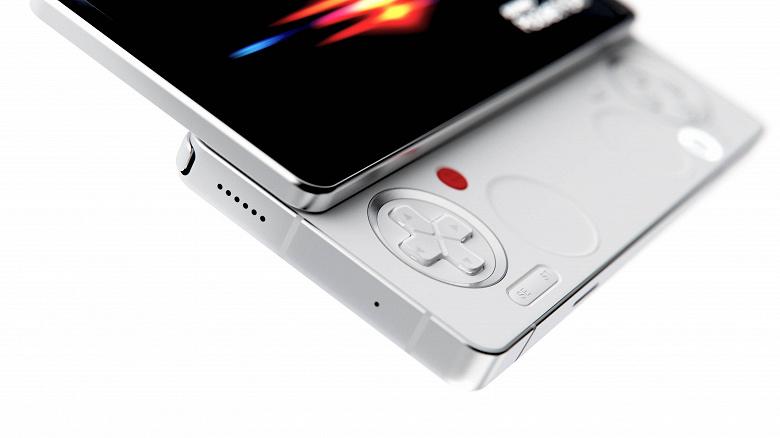 Повеяло духом Sony Ericsson Xperia Play R800i. Ayaneo показала игровой смартфон-слайдер Pocket Play