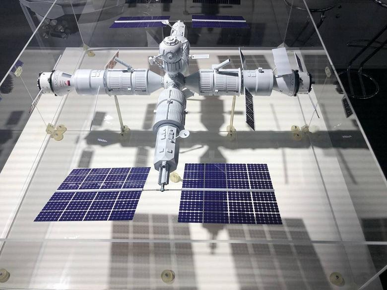 Российскую орбитальную станцию выведут на орбиту МКС Российскую орбитальную станцию выведут на орбиту МКС