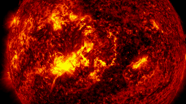 Мощная вспышка на Солнце вызовет сильные магнитные бури во вторник: плазменный поток мчится к Земле со скоростью 2000 км/с Мощная вспышка на Солнце вызовет сильные магнитные бури во вторник: плазменный поток мчится к Земле со скоростью 2000 км/с