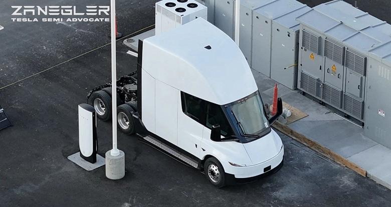 Мощность зарядки нового Tesla Semi достигла 1,2 МВт Мощность зарядки нового Tesla Semi достигла 1,2 МВт