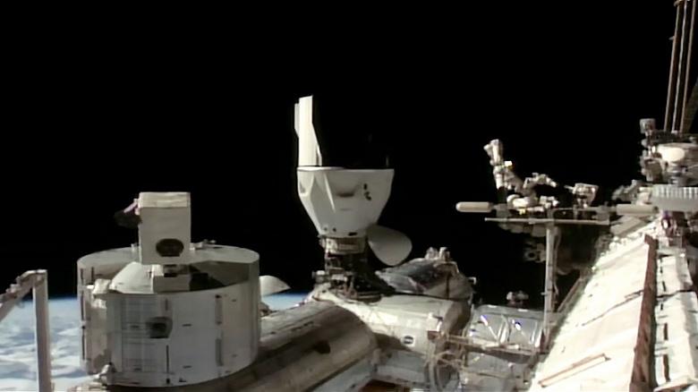 Экипаж SpaceX Dragon миссии Crew-11 покидает МКС раньше срока