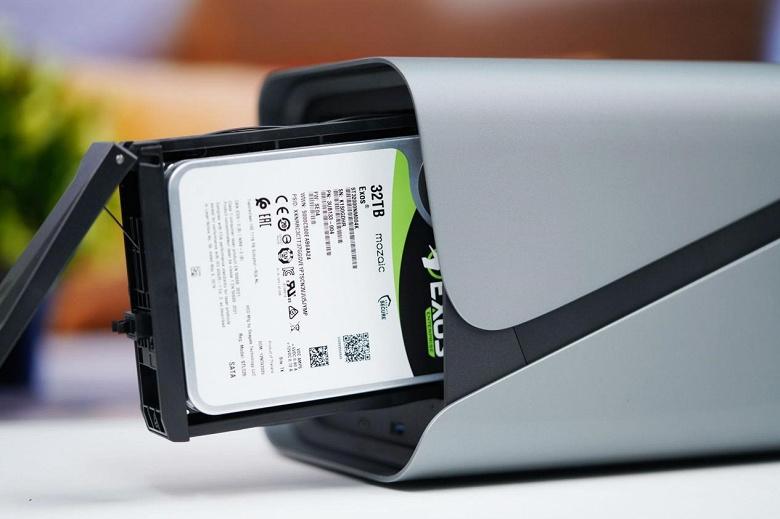 Новейший Seagate Exos на 32 ТБ показали вживую: 285 МБ/с и потребление всего 9,5 Вт