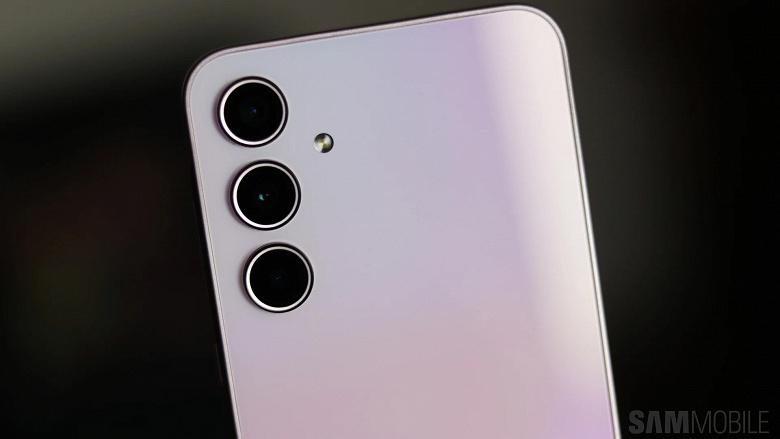 Samsung выпустила свежий апдейт для Galaxy A33 и Galaxy A35
