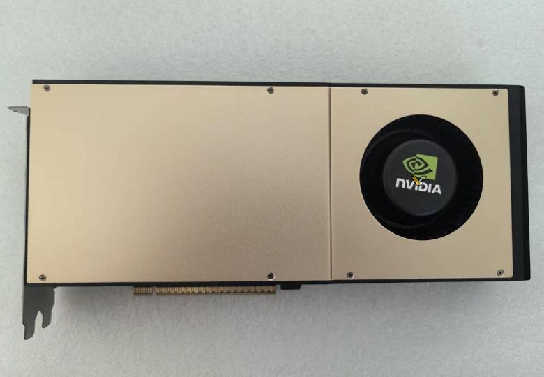 Адаптеры GeForce RTX 50 с тангенциальными кулерами от китайских умельцев
