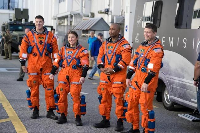 NASA Artemis 2: ракета SLS готова к выкатке, но февральский полет к Луне могут отложить NASA Artemis 2: ракета SLS готова к выкатке, но февральский полет к Луне могут отложить
