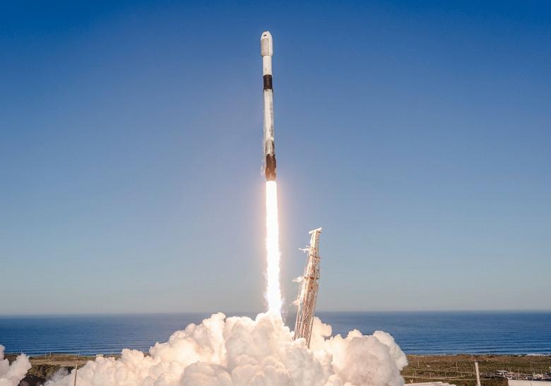 Полеты Falcon 9 приостановлены из-за технического сбоя второй ступени ракеты SpaceX Полеты Falcon 9 приостановлены из-за технического сбоя второй ступени ракеты SpaceX