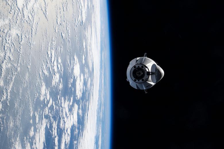 Миссия Dragon завершена: полгода на орбите и 1,8 тонны научных достижений возвращаются на Землю Миссия Dragon завершена: полгода на орбите и 1,8 тонны научных достижений возвращаются на Землю