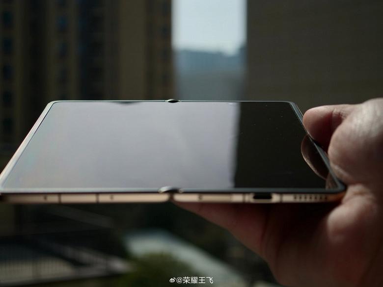 Apple опоздала: представлен Honor Magic V6 — первый в своем роде смартфон без складки на экране Apple опоздала: представлен Honor Magic V6 — первый в своем роде смартфон без складки на экране