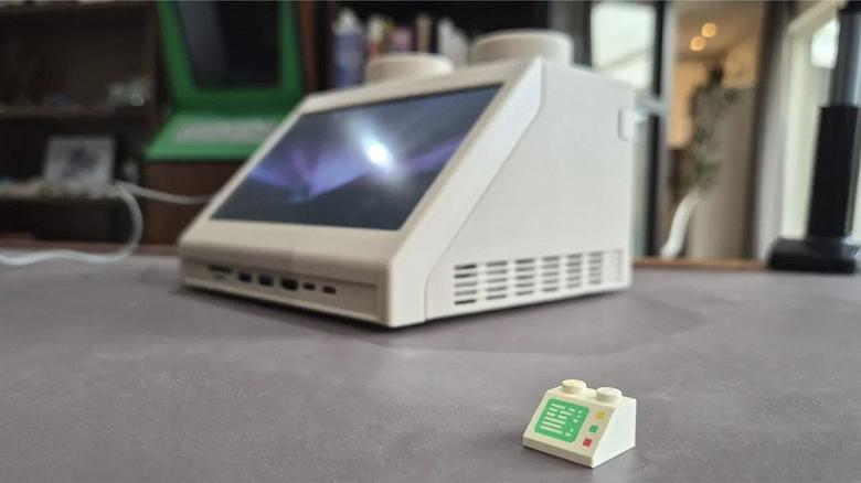 Mac Mini воссоздали в виде гигантского кубика Lego в масштабе 10:1