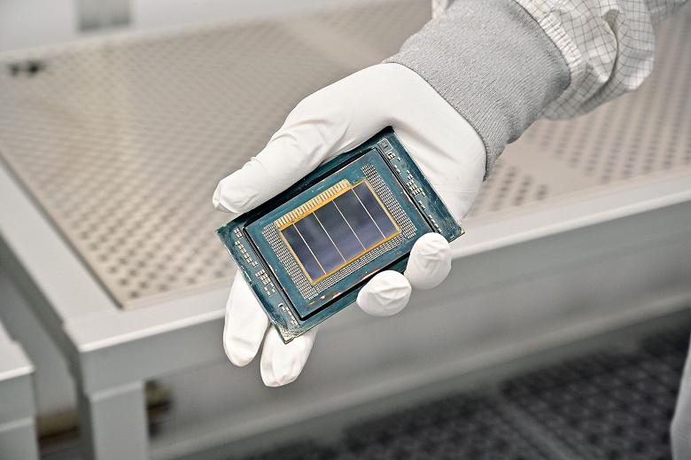 Intel представила Xeon 6 Clearwater Forest: 288 малых ядер и релиз в ближайшее время Intel представила Xeon 6 Clearwater Forest: 288 малых ядер и релиз в ближайшее время
