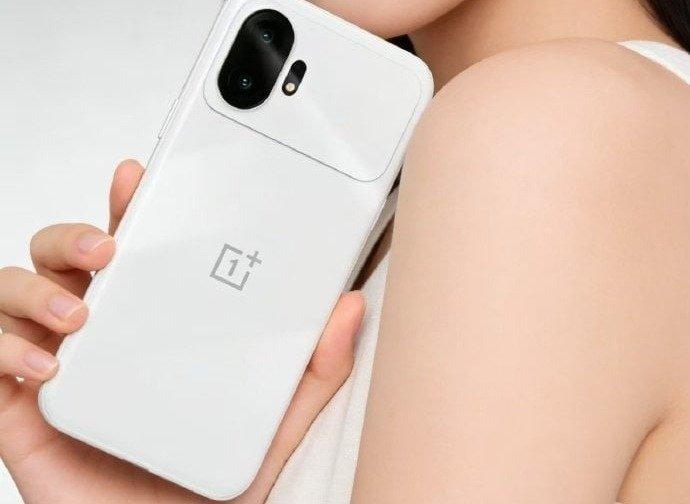 OnePlus 15T рассекречен до анонса: компактный экран 6,32″, мощная батарея и флагманская камера OnePlus 15T рассекречен до анонса: компактный экран 6,32″, мощная батарея и флагманская камера