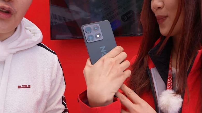 Первый за четыре года смартфон Lenovo Legion засветился на живых снимках Первый за четыре года смартфон Lenovo Legion засветился на живых снимках