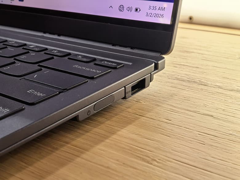 Возможность выбора между клавиатурой и дополнительным дисплеем. Lenovo продемонстрировала на MWC 2026 инновационный модульный ноутбук Modular AI PC