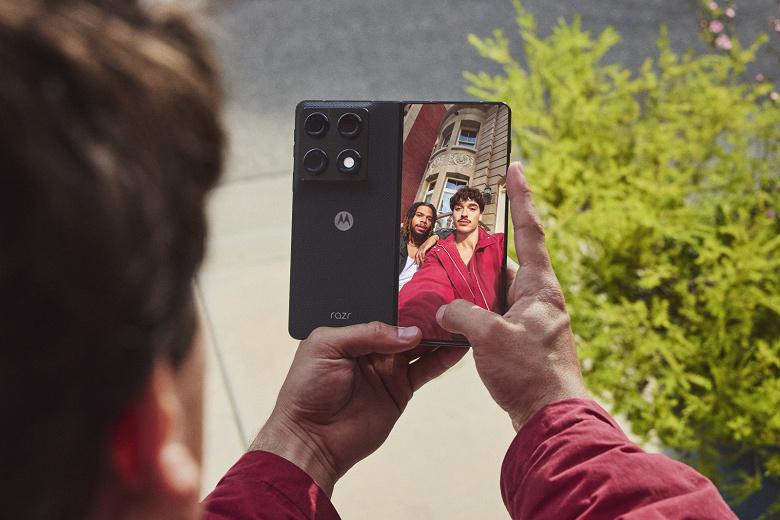 Раскрыты все характеристики Motorola Razr Fold: флагманская камера, стилус для двух экранов и мощный аккумулятор Раскрыты все характеристики Motorola Razr Fold: флагманская камера, стилус для двух экранов и мощный аккумулятор