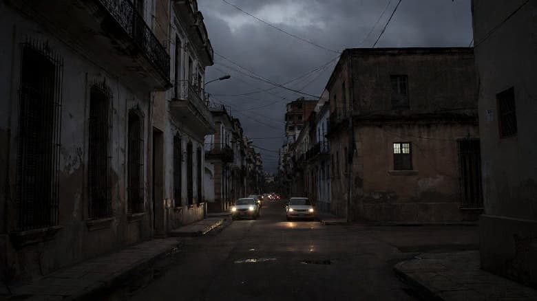 Блэкаут на Кубе: миллионы людей остались без электричества и доступа в интернет