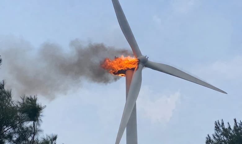 Пожар на первой коммерческой ВЭС Южной Кореи: есть пострадавшие