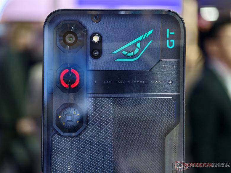 Nubia Neo 5 GT за 400 евро: экран 144 Гц, активное охлаждение, физические кнопки и батарея 6210 мАч с зарядкой 80 Вт Nubia Neo 5 GT за 400 евро: экран 144 Гц, активное охлаждение, физические кнопки и батарея 6210 мАч с зарядкой 80 Вт