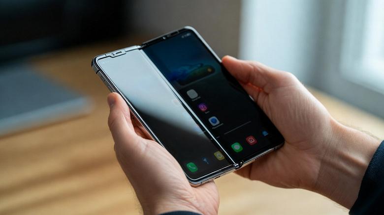 Samsung поставит 20 млн экранов для самого дорогого смартфона Apple — iPhone Fold Samsung поставит 20 млн экранов для самого дорогого смартфона Apple — iPhone Fold
