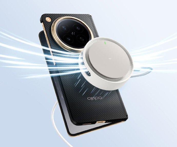 OPPO представила Small Turbine 2 — 50-ваттную магнитную зарядку с функцией активного охлаждения смартфона