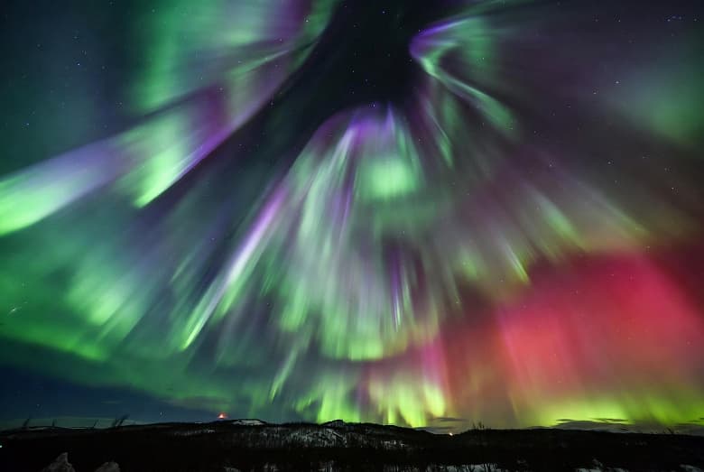 Огромное плазменное облако сбилось с курса: угроза мощной магнитной бури миновала