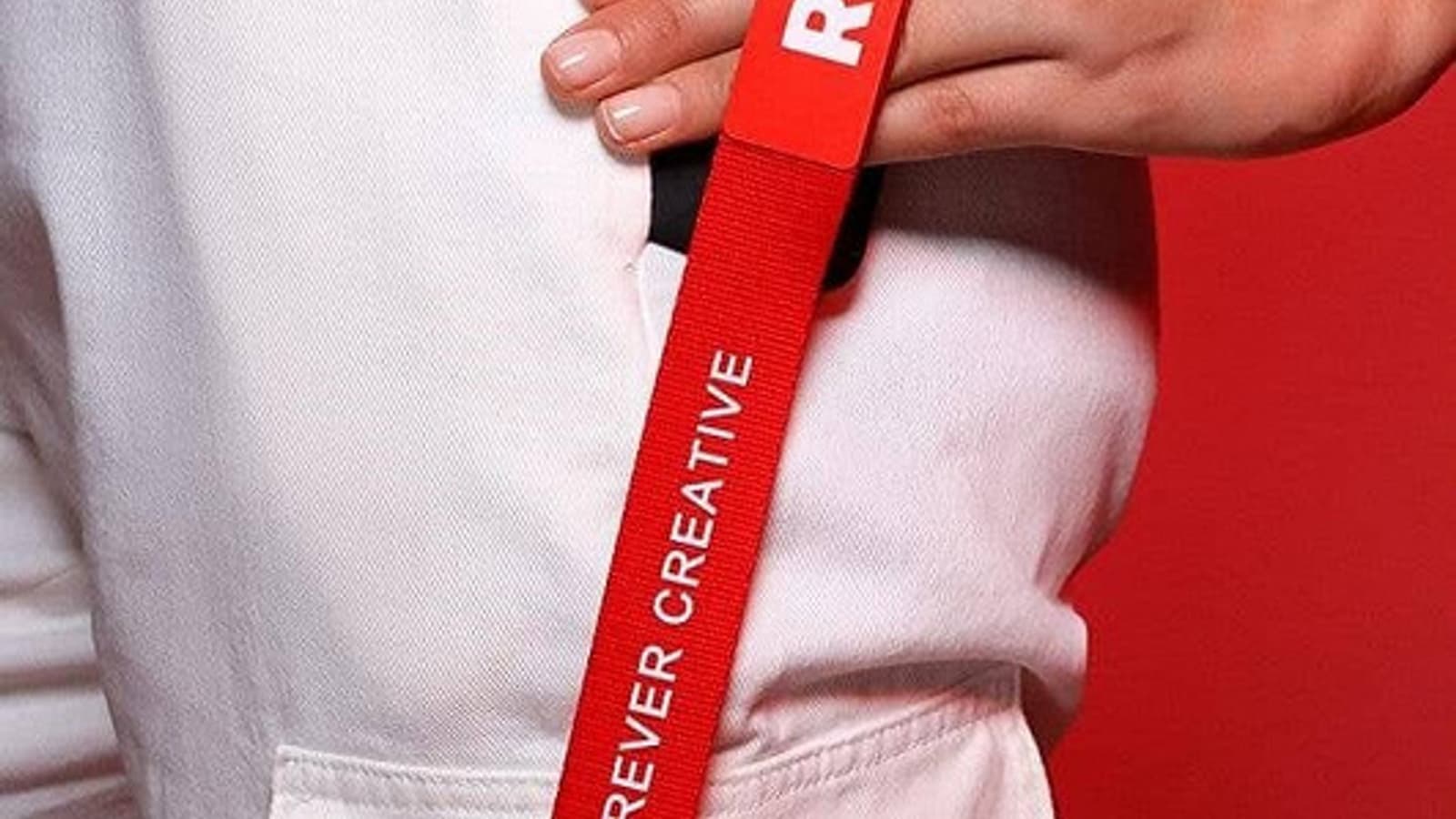 Xiaomi Mi CC9 Pro получил стильные аксессуары