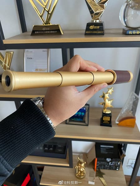 Боксерские перчаки, скейтборд, что дальше? Подзорная труба!