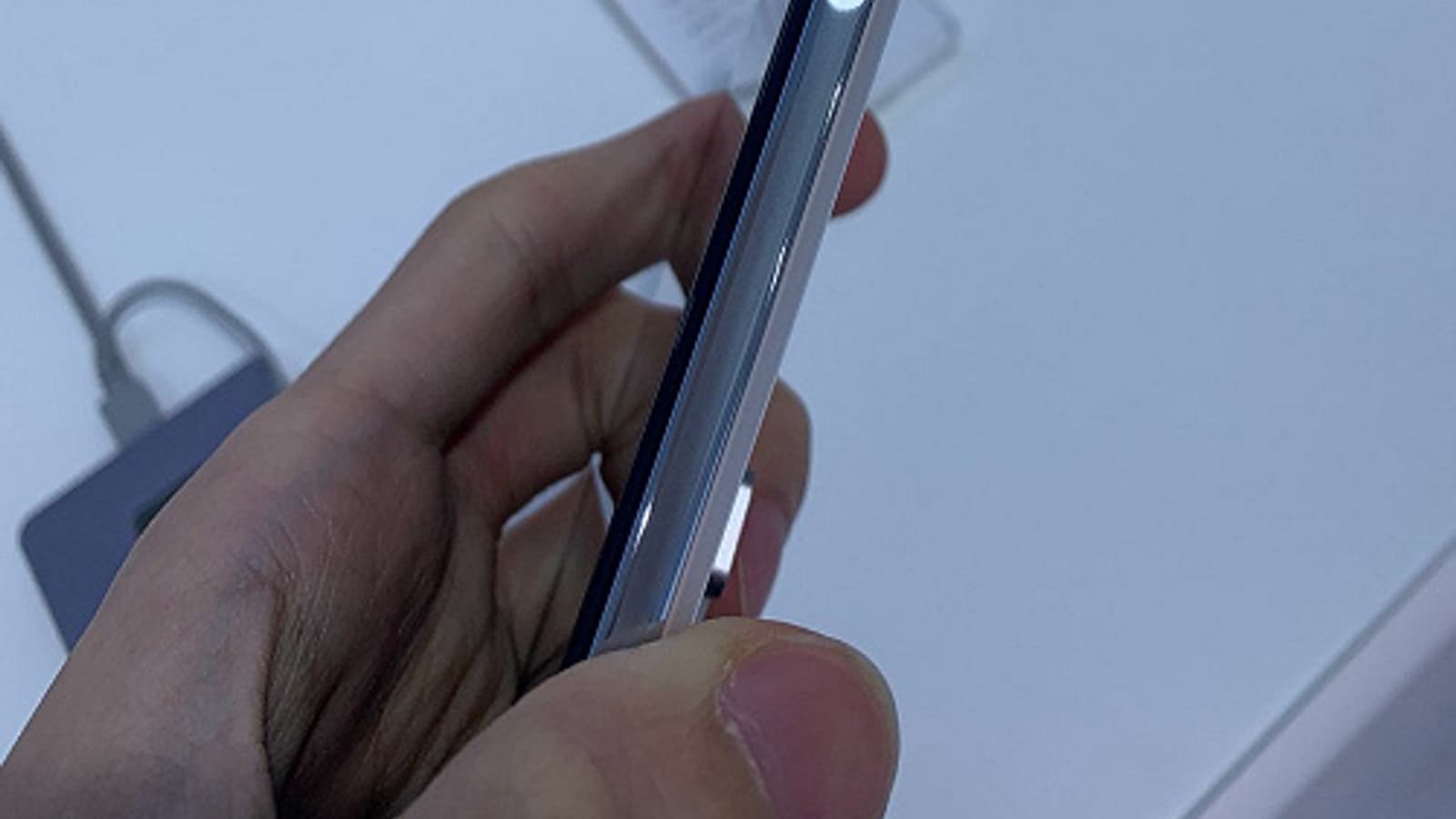 Рекордно дешевый 5G-смартфон Redmi K30 позирует на живых фото сразу после анонса