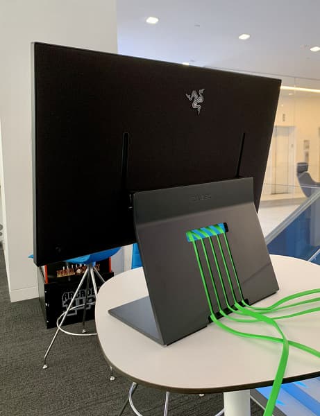 Один из самых стильных геймерских мониторов поступил в продажу за 700 долларов