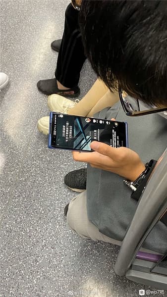 Настоящий Honor 30 Pro засняли в руках у пользователя