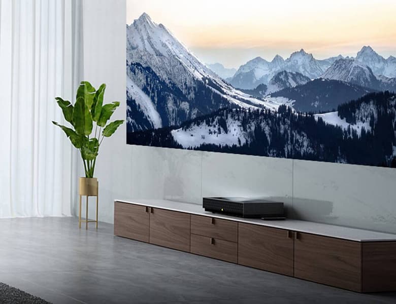 Xiaomi выпустила лазерный 4K-проектор за 00