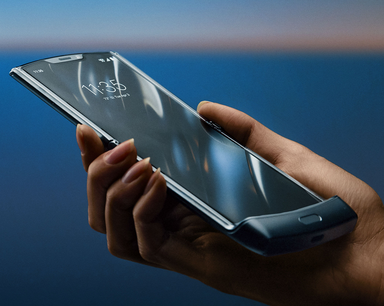 Недорогой Motorola Razr 2 задерживается до 2021 года