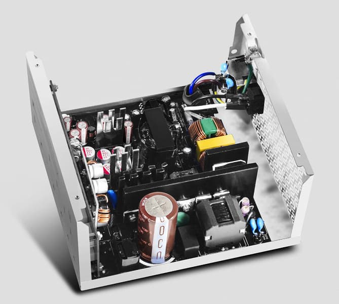 Блок питания DeepCool DQ-750M V2L WH окрашен в белый цвет