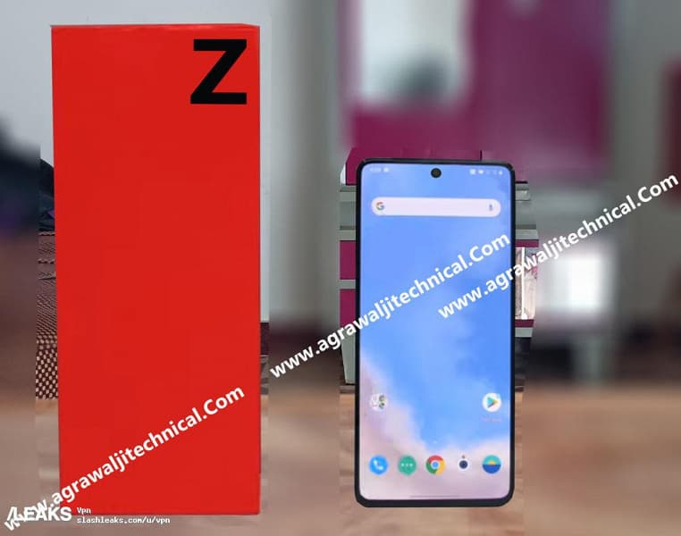 Первое фото предполагаемого смартфона OnePlus Z и его упаковки Первое фото предполагаемого смартфона OnePlus Z и его упаковки
