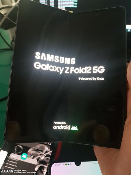 Первое живое фото Samsung Galaxy Z Fold 2 во включенном состоянии Первое живое фото Samsung Galaxy Z Fold 2 во включенном состоянии