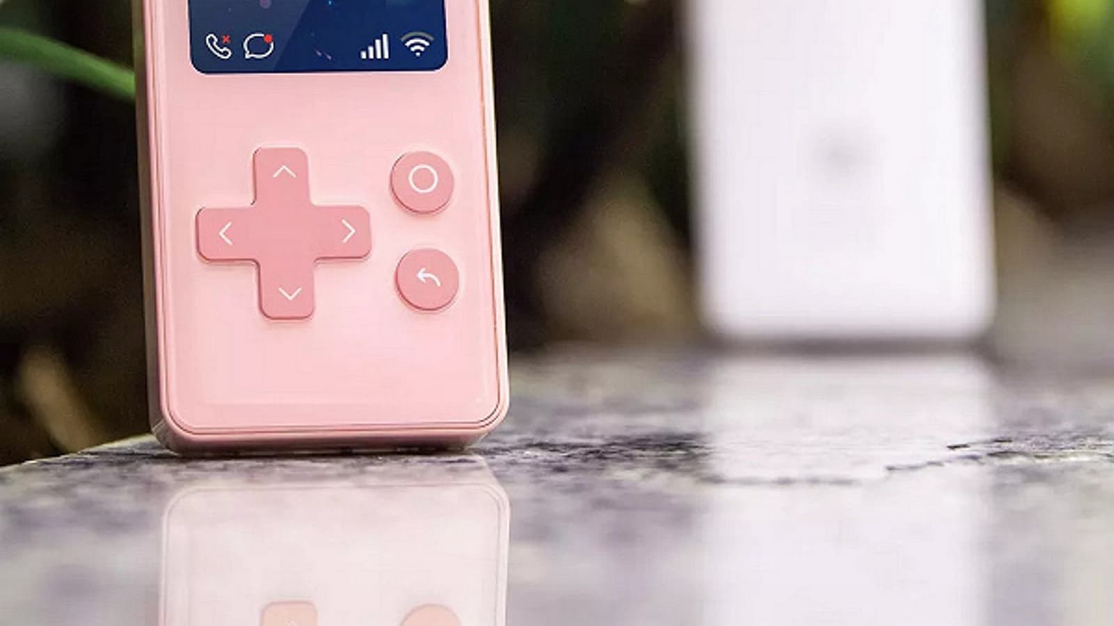 На платформе Xiaomi появился детский мобильный телефон Qin AI Life, похожий на Game Boy